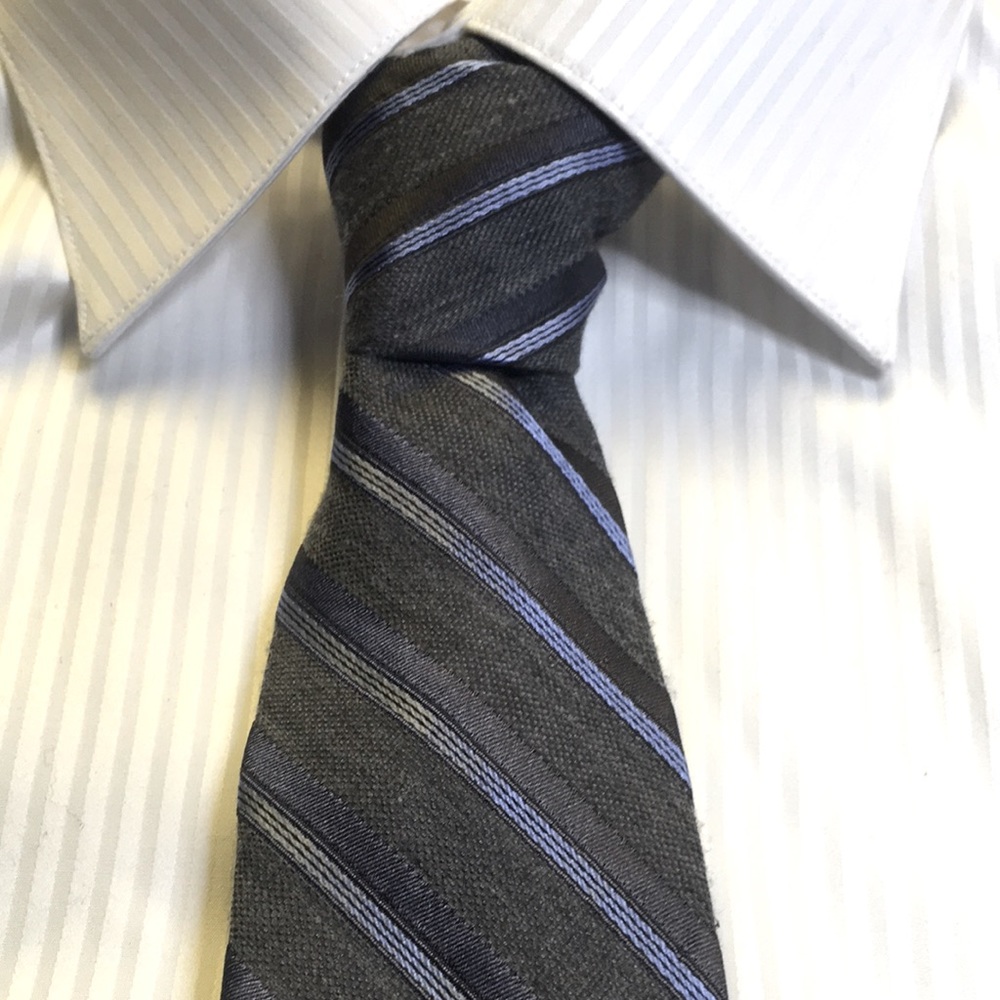 DKNY- Grey two tone double grey and blue diagonal striped narrow tie.